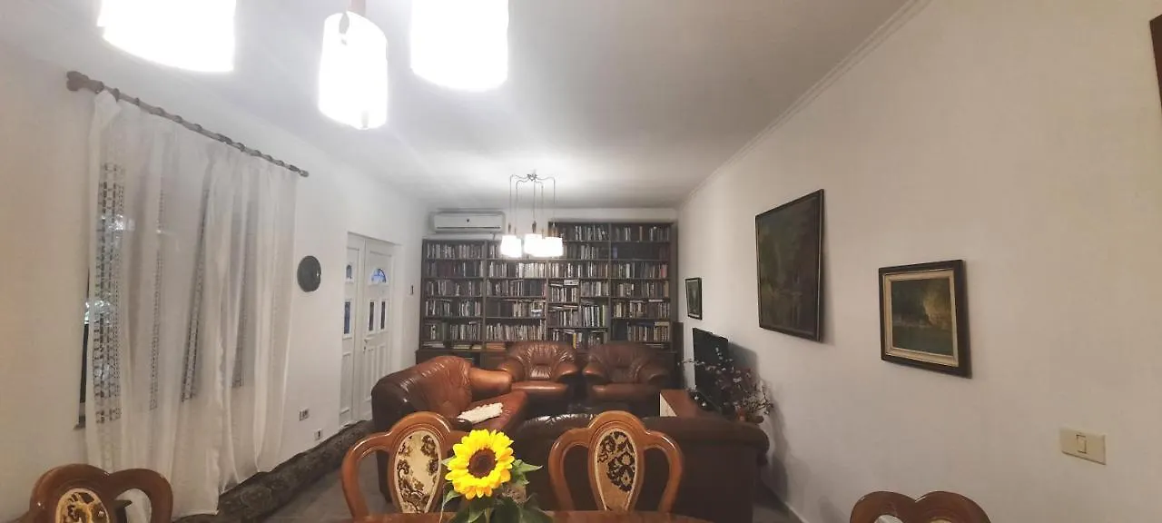 Villa Center Tirana 0*,
