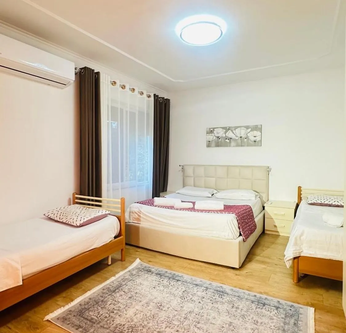 Villa Center Tirana 0*,