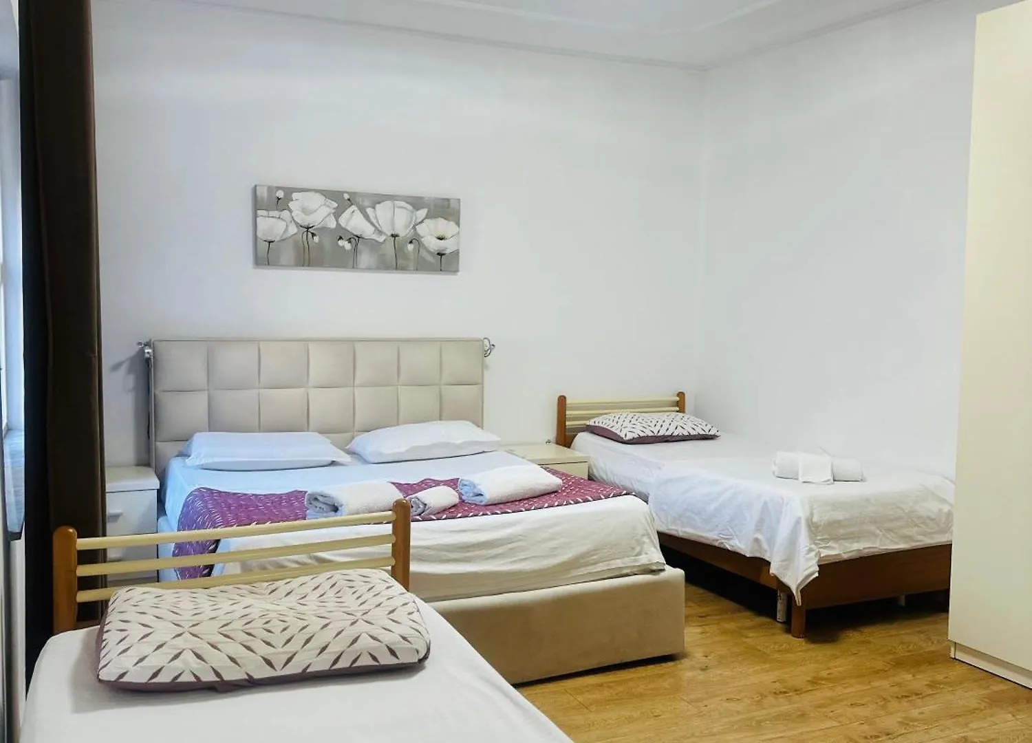 Villa Center Tirana 0*,  Albania